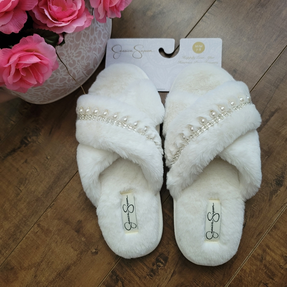 Jessica Simpson Faux Fur Rhinestone Pearl White Bride Slipper Size 7-8